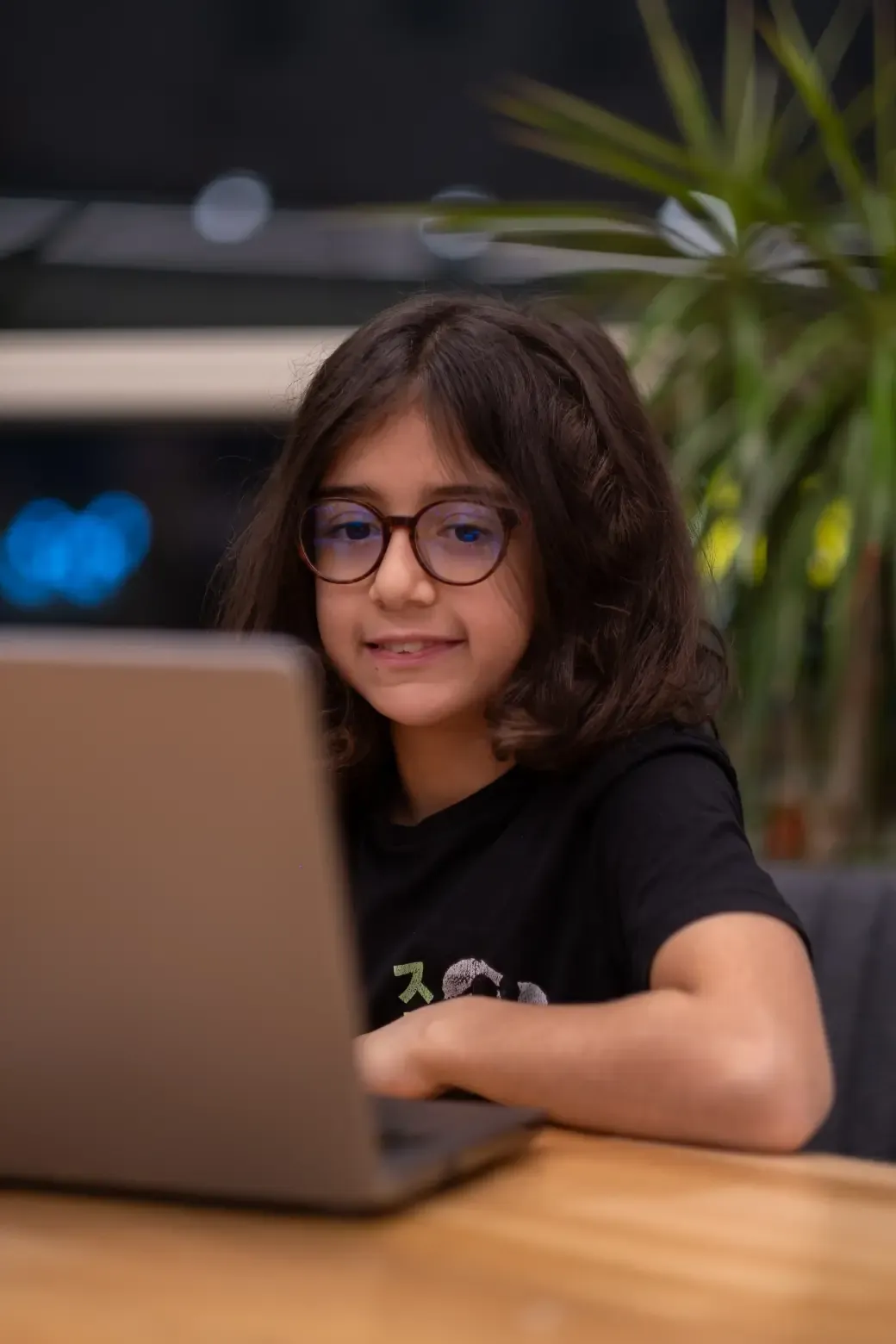 Kids learning block coding and animation with Scratch